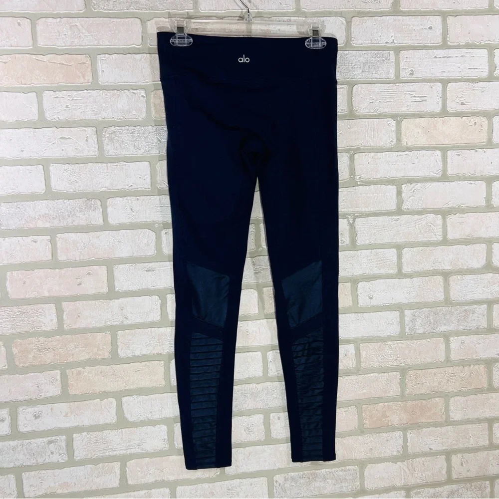 Alo Yoga Moto Leggings in Rich Navy Size S